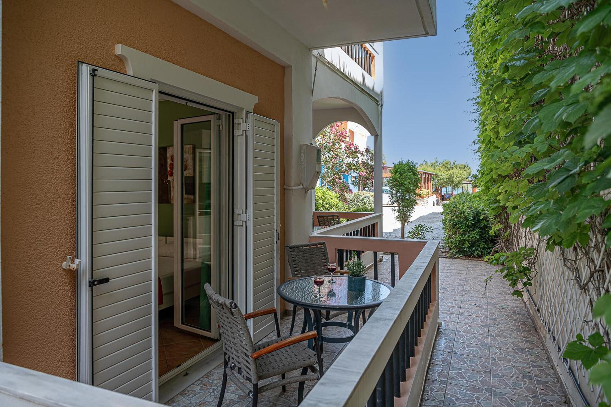 Elena Seafront Luxury Apartments Almirida Dış mekan fotoğraf