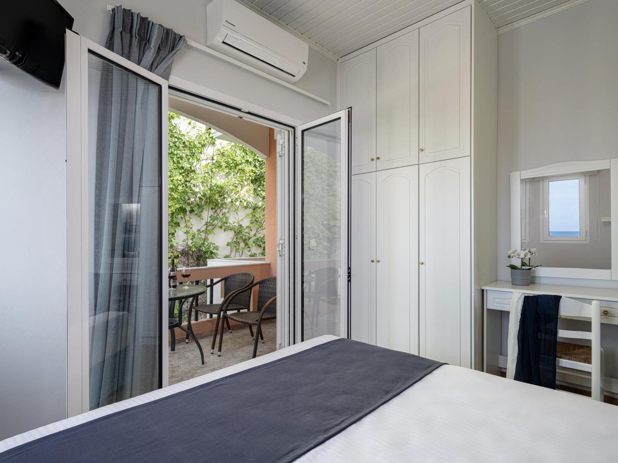 Elena Seafront Luxury Apartments Almirida Dış mekan fotoğraf